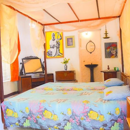 Shammie Guest House Хиккадува Экстерьер фото