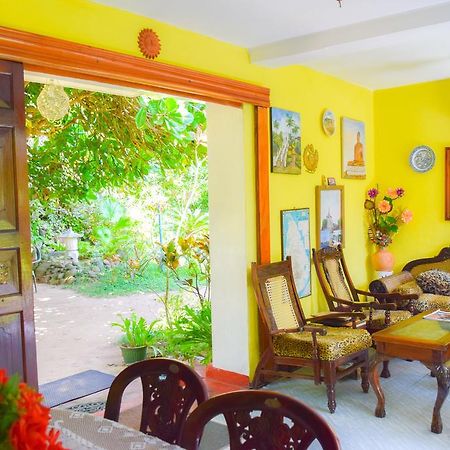 Shammie Guest House Хиккадува Экстерьер фото