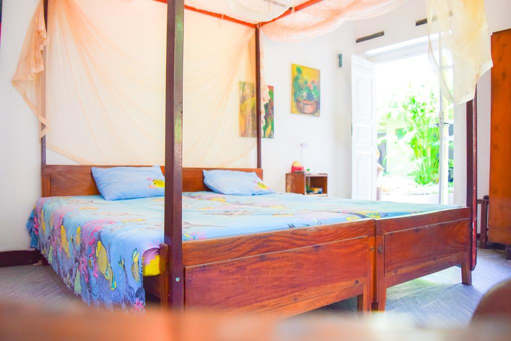 Shammie Guest House Хиккадува Экстерьер фото