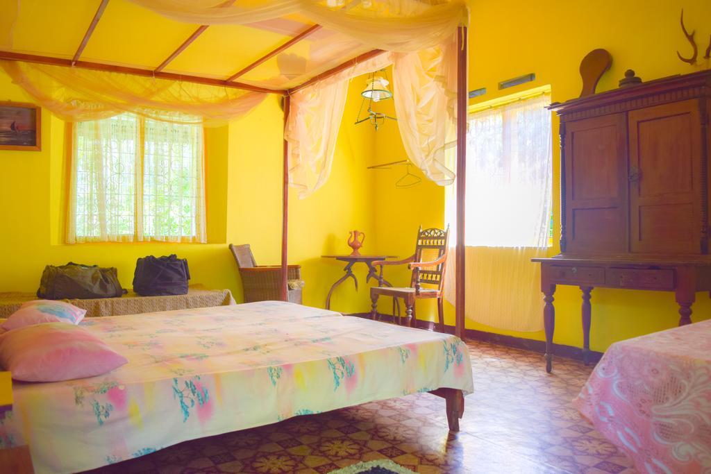 Shammie Guest House Хиккадува Экстерьер фото