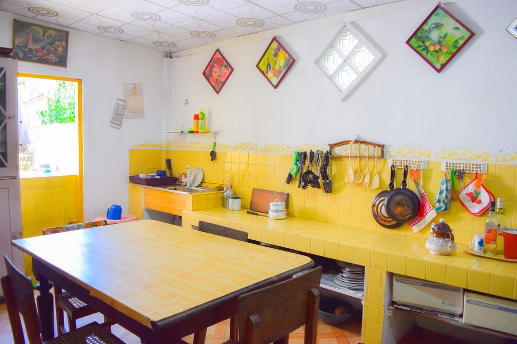Shammie Guest House Хиккадува Экстерьер фото