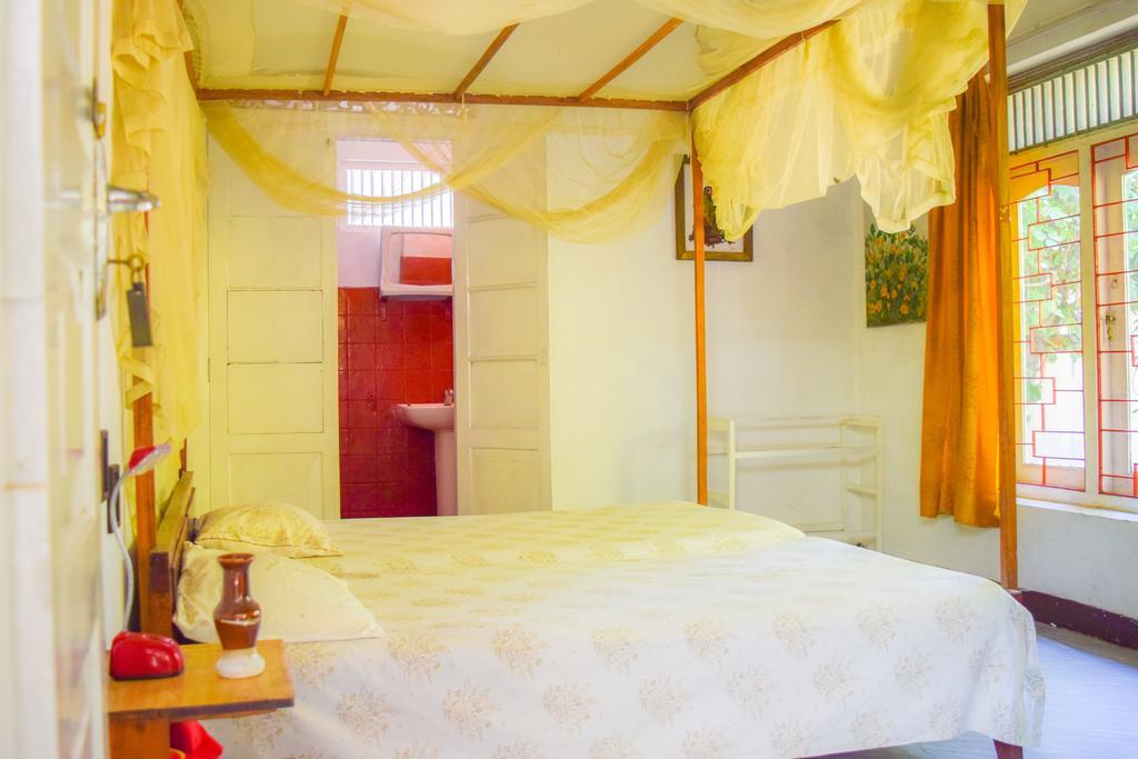 Shammie Guest House Хиккадува Экстерьер фото